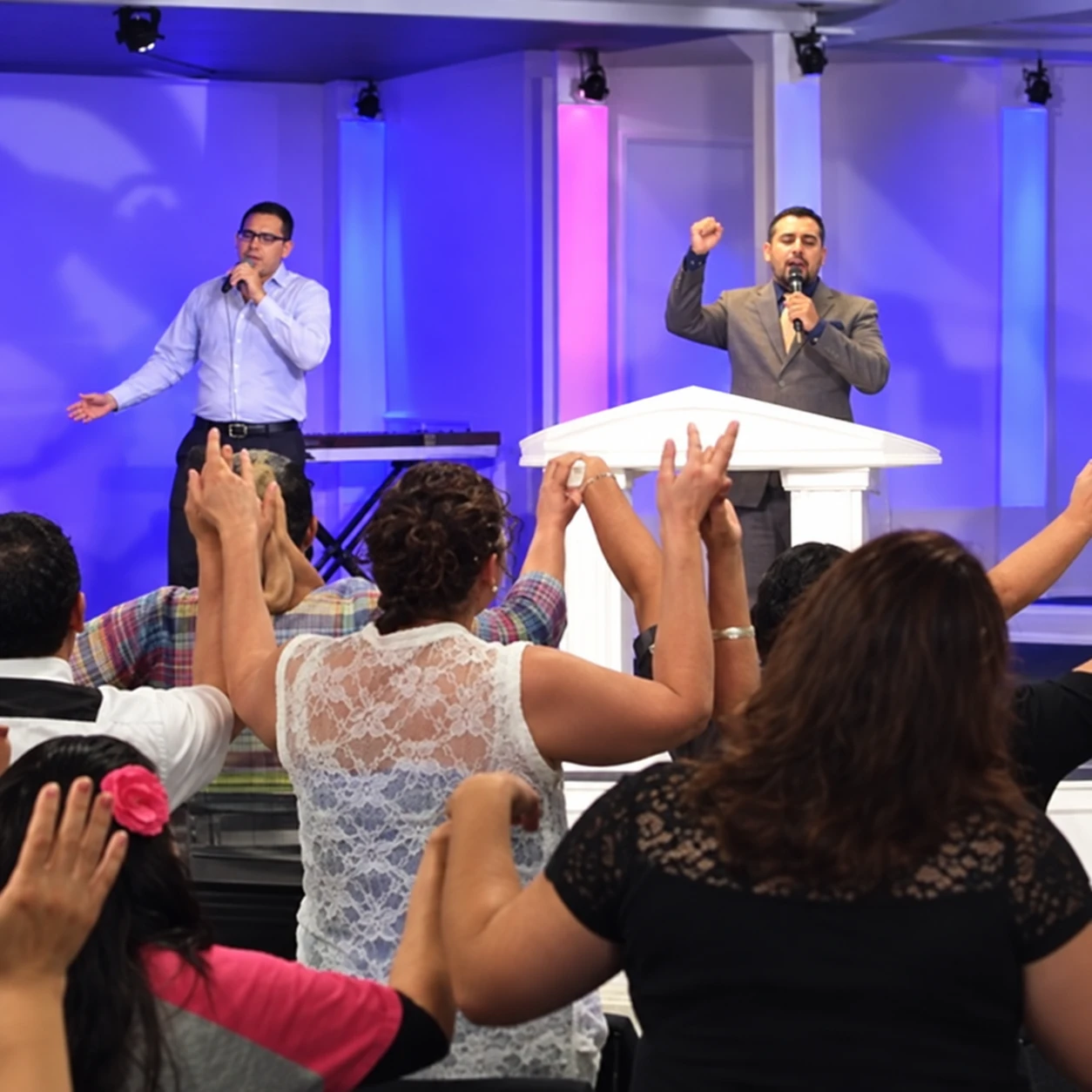 Tiempo de alabanza en la iglesia